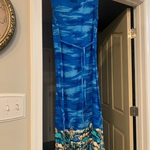 Maxi sundress size S. Ties in back